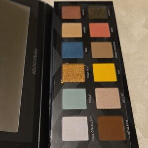 Buxom XTROVERT Eyeshadow Palette